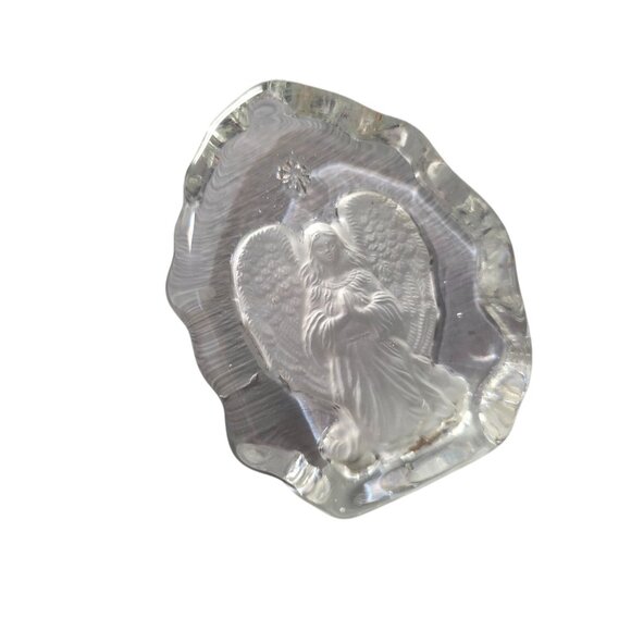Lead Crystal Intaglio Etched Angel Paperweight - Picture 6 of 9